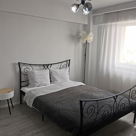 Apartament Carla Apartment Deva Exterior photo